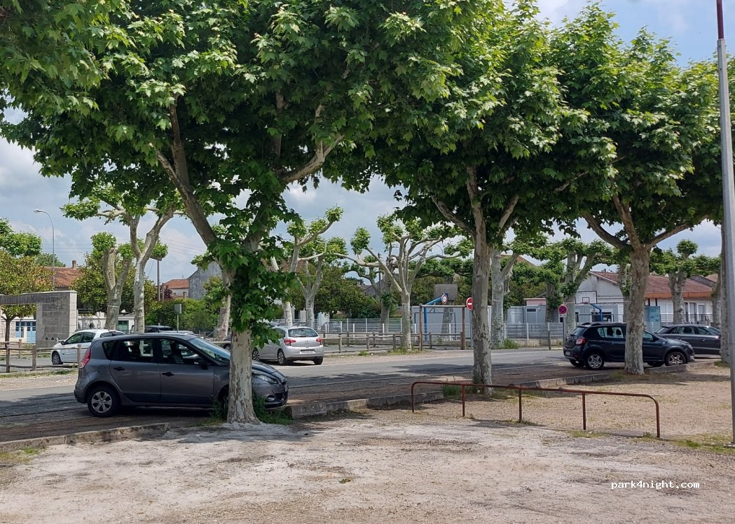 (33220) Sainte-Foy-la-Grande - 6 Rue Chastel — foto