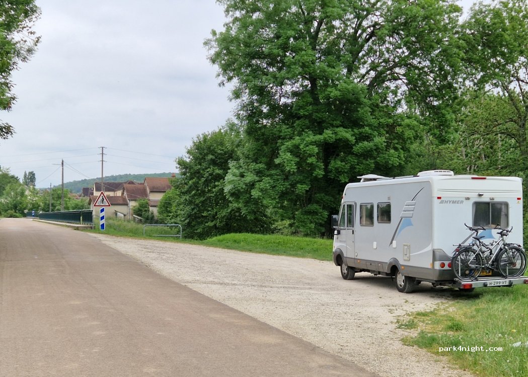 (89700) Dannemoine - 63 Le Village — foto