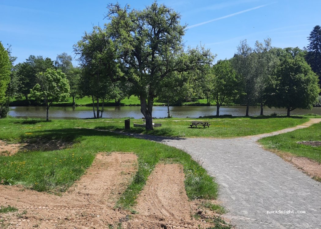 (61420) Saint-Denis-sur-Sarthon - 10 Place de la Mairie — foto 2