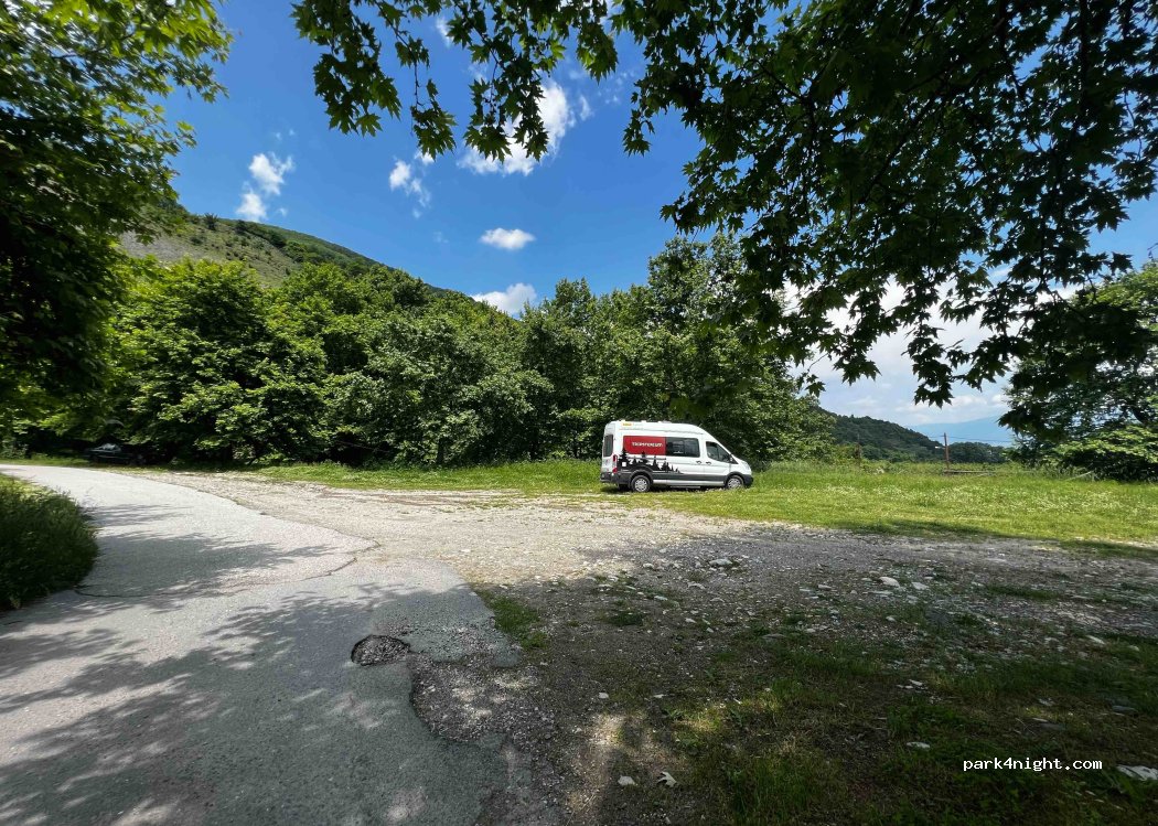 (584 00) Loutraki - Unnamed Road — foto 3