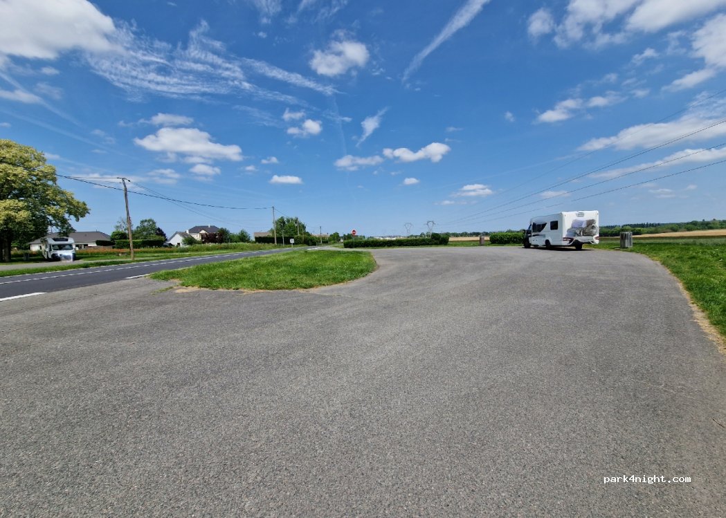 (18570) Trouy - 7 Route de Saint-Amand — foto 2