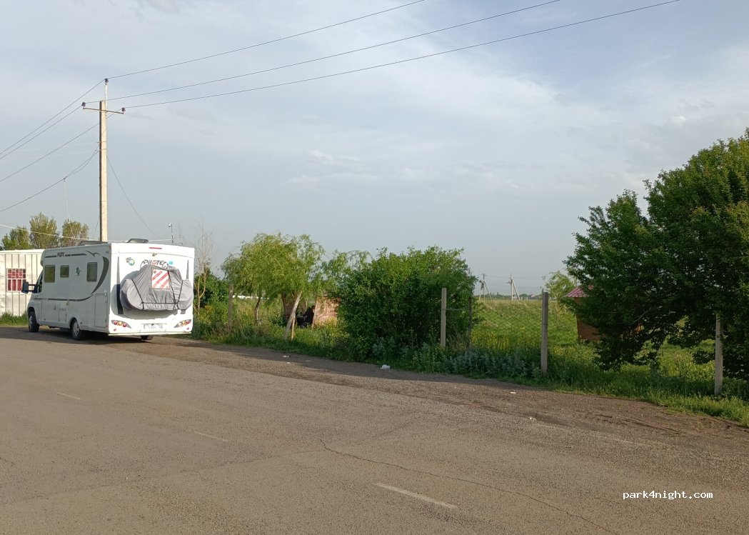 (C95J+486) Artashavan - Unnamed Road — foto