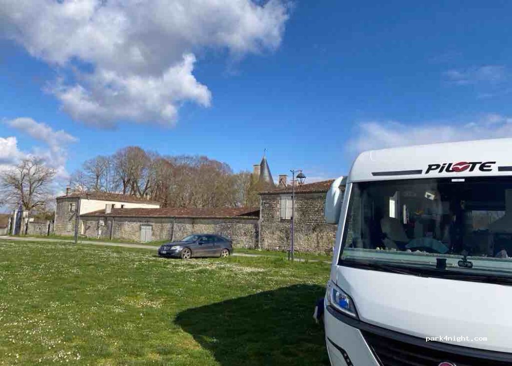 (17350) Crazannes - 24 Rue du Château — foto 3
