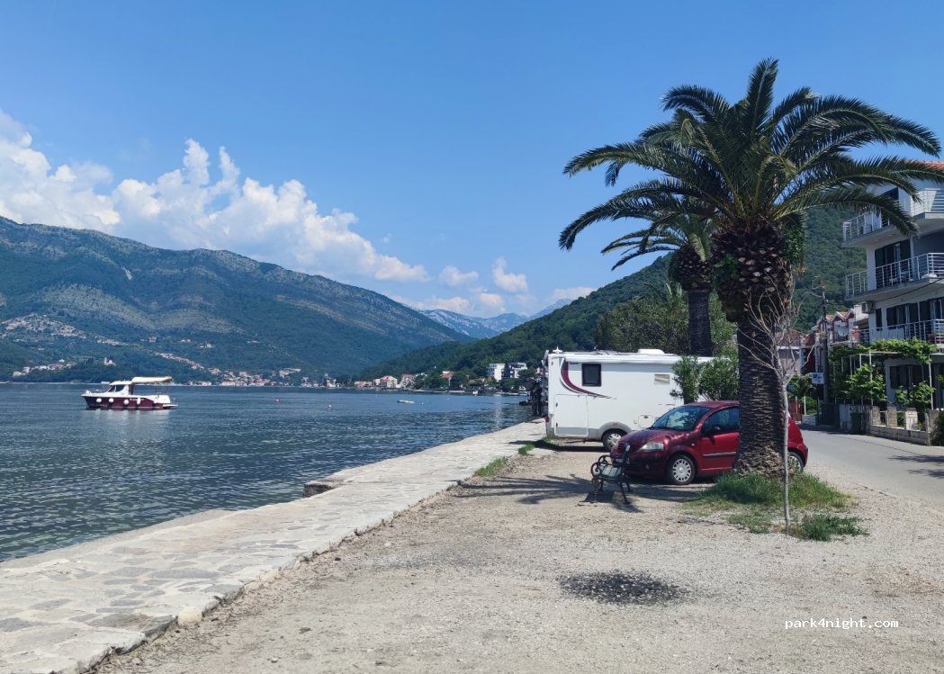 (85332) Donja Lastva - Obala Filipa Miloševića — foto