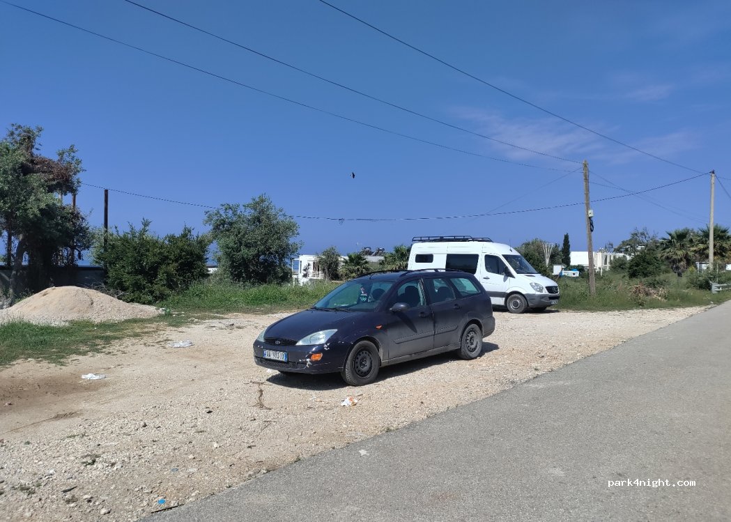 (9422) Dhërmi - Unnamed Road — foto