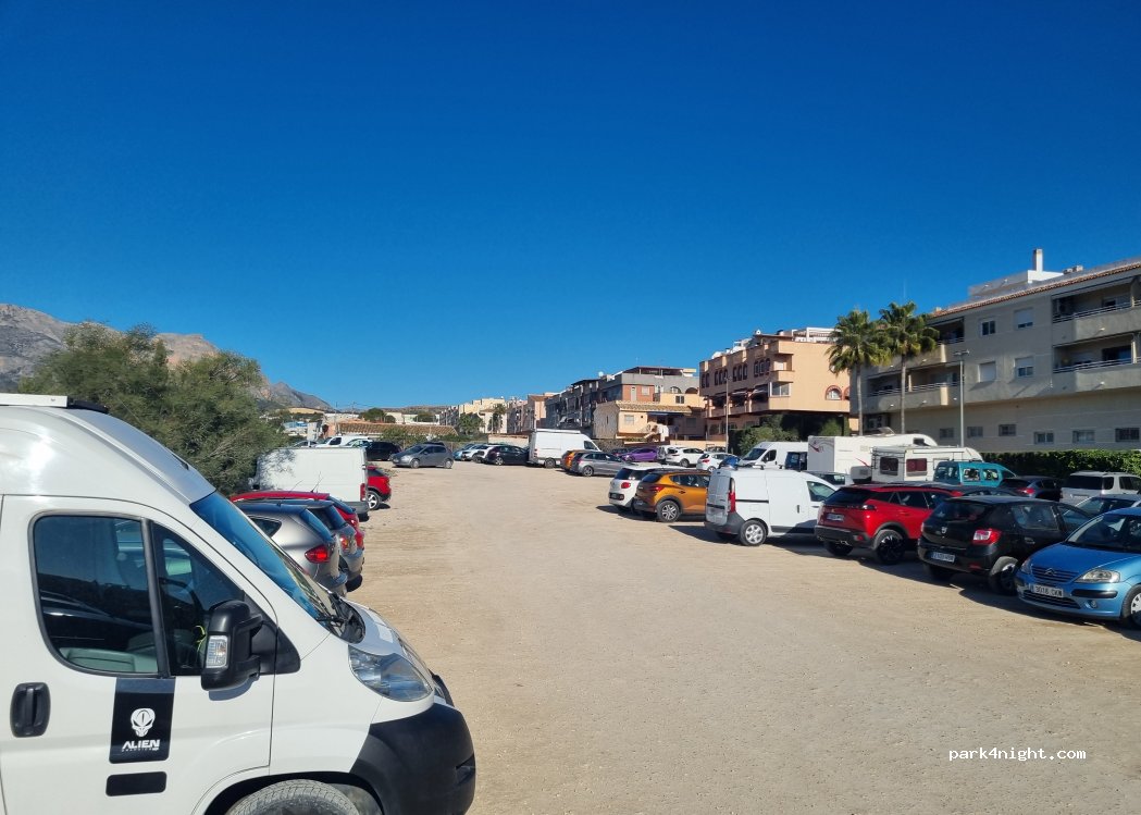 (03580) Alfaz del Pi - 15 Avenida País Valencià — foto 3