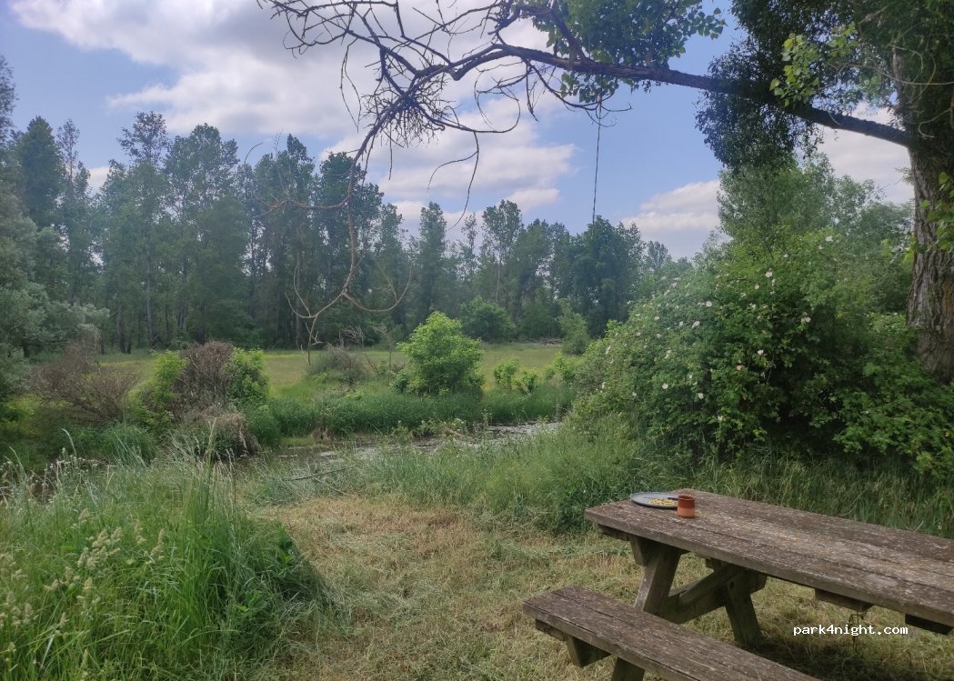 (03340) Bessay-sur-Allier - Unnamed Road — foto
