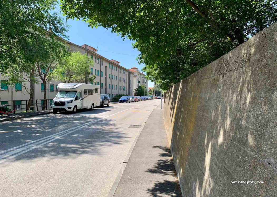 (34139) Trieste - Via Carlo De Marchesetti — foto