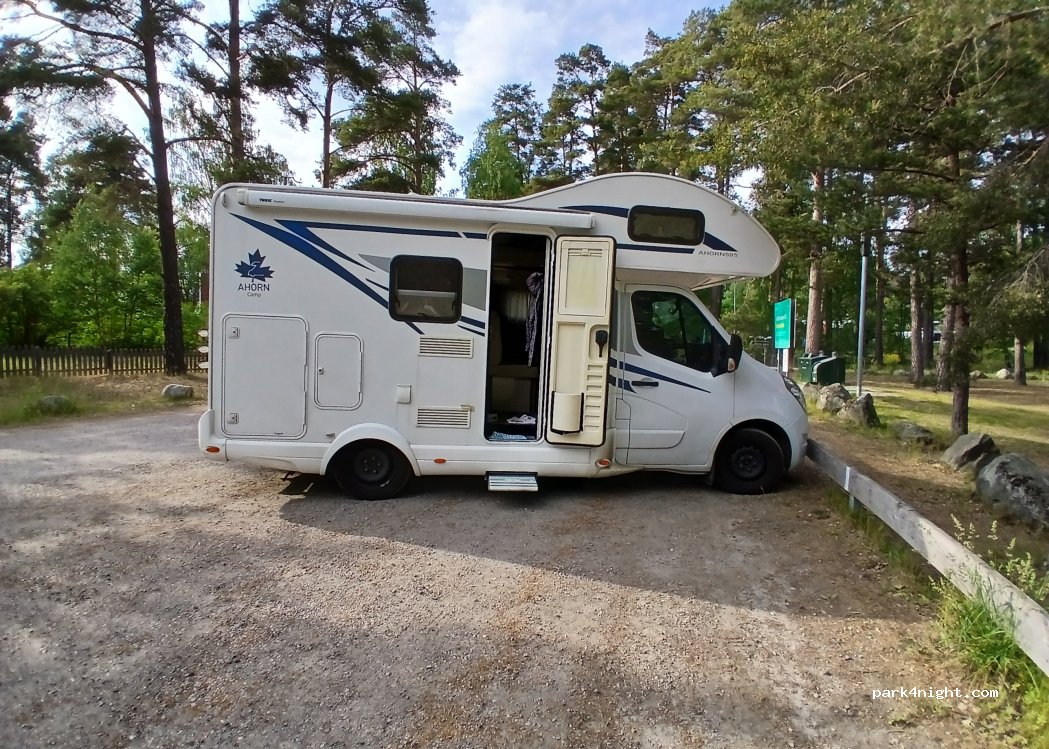 (151 38) Södertälje - 31 Badvägen — foto 5