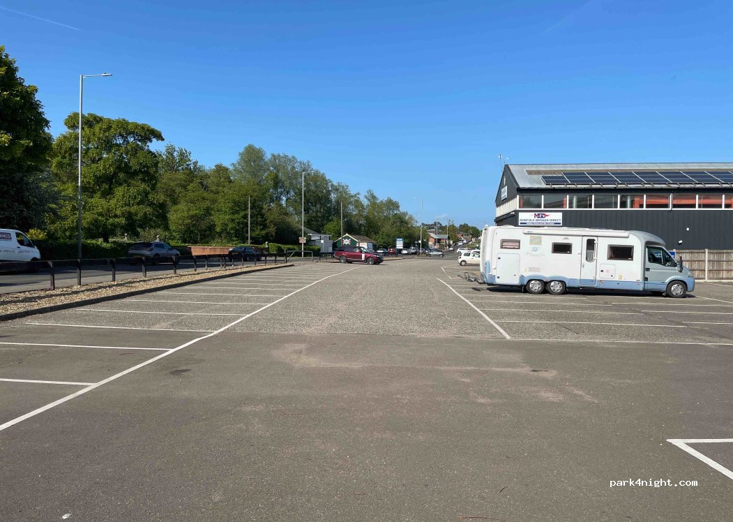 (NR12 8RX) Wroxham - 59 Norwich Road — foto