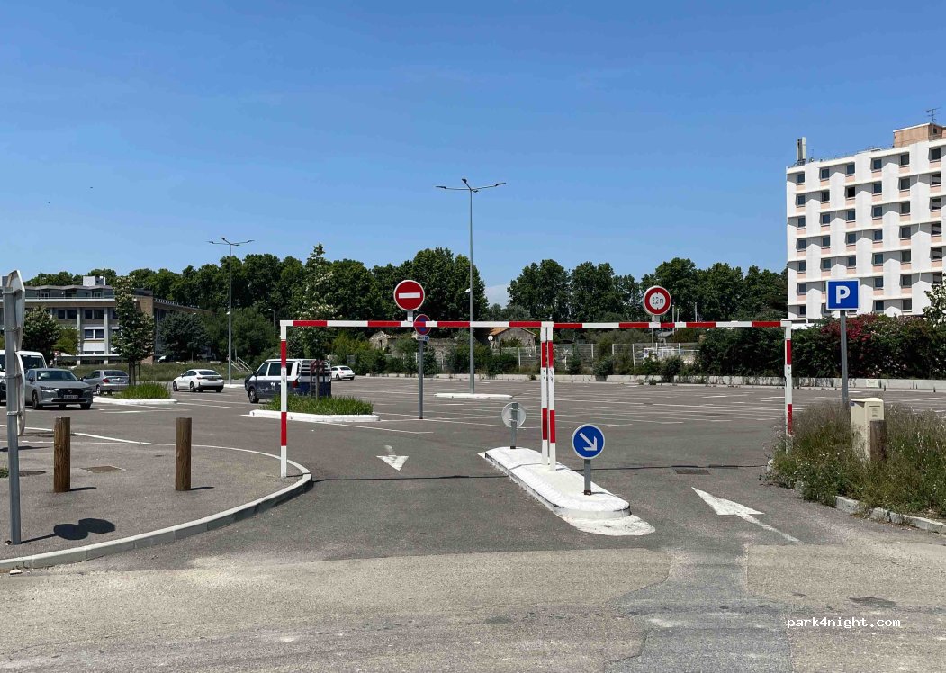 (13200) Arles - 97 Avenue du Président Salvador Allende — foto 2