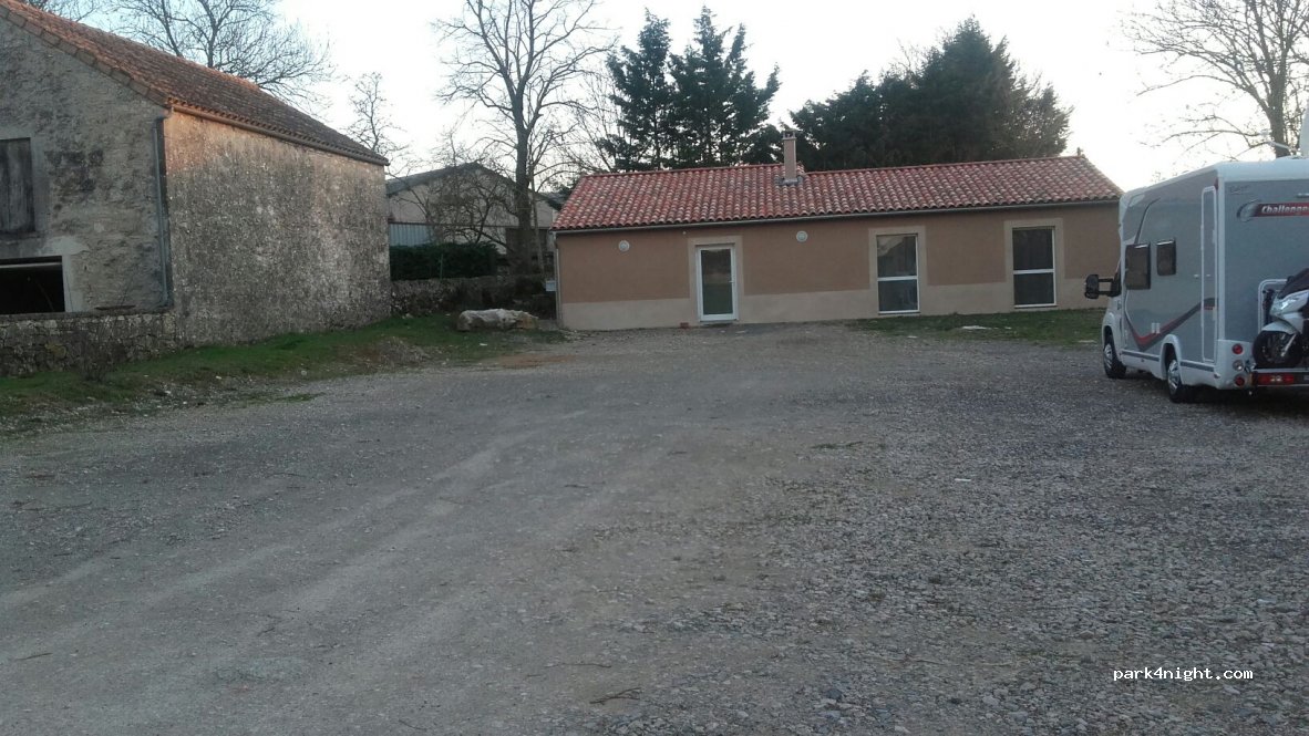 (12230) La Cavalerie - 15 Rue Grand Chemin — foto 2