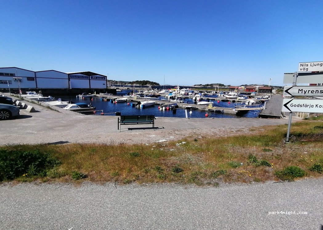 (452 31) Strömstad - 1 Nils Ljungquists väg — foto 2