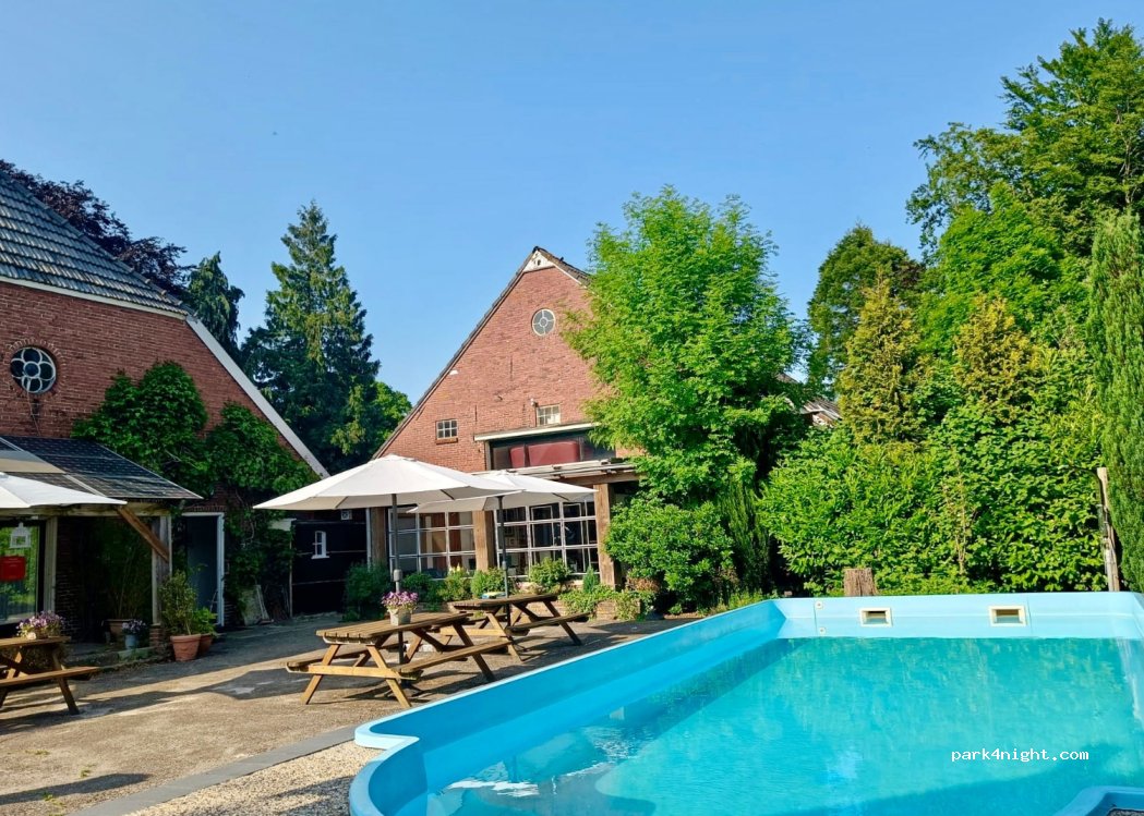 Camping de Broekse Hoeve Pants — foto