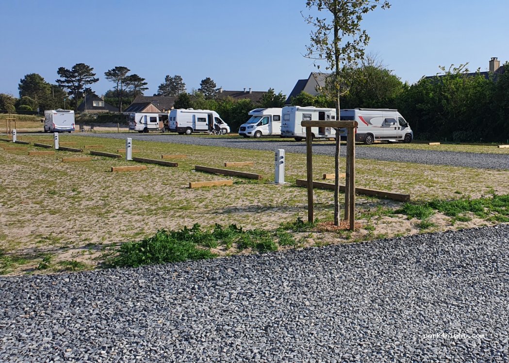 Aire Camping-Car Parc de Saint-Germain-sur-Ay — foto