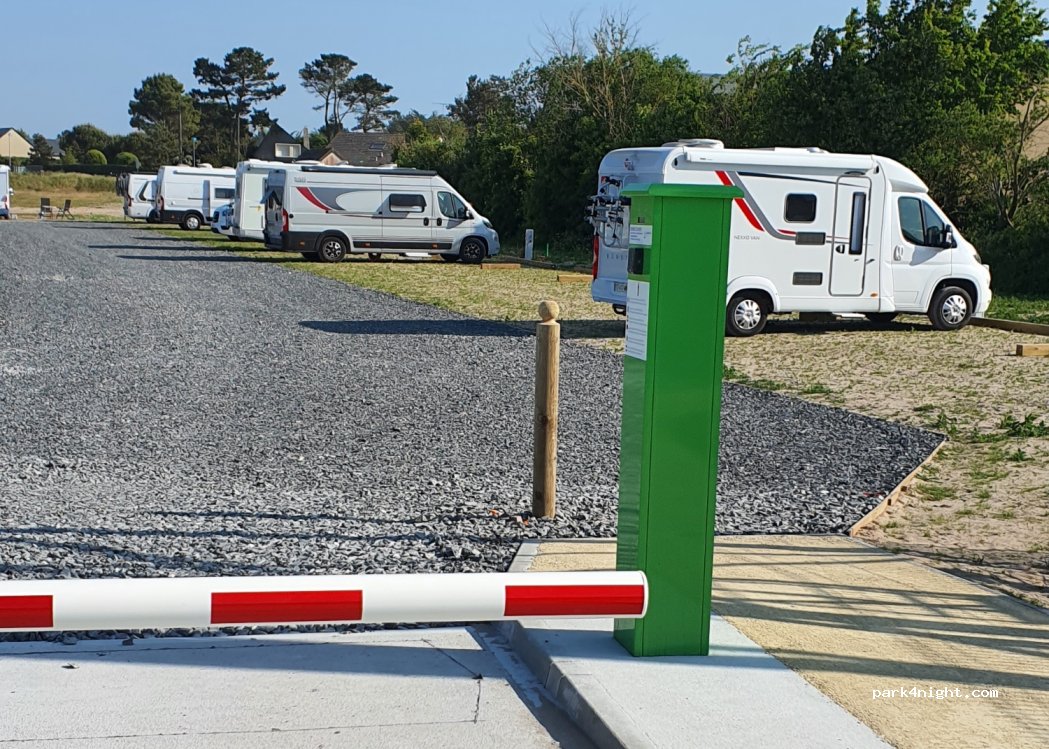 Aire Camping-Car Parc de Saint-Germain-sur-Ay — foto 3