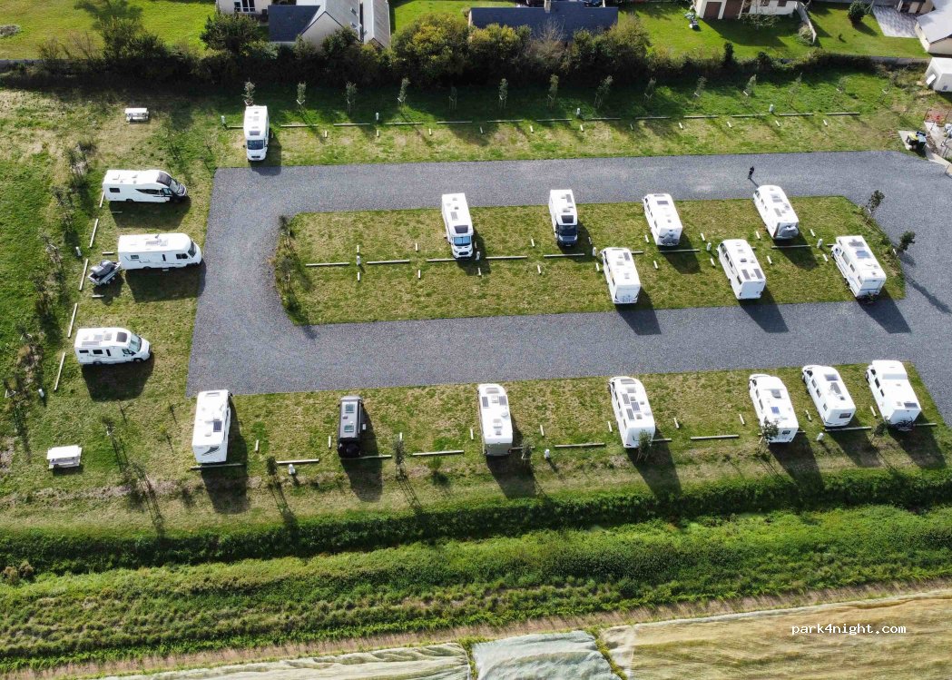 Aire Camping-Car Parc de Saint-Germain-sur-Ay — foto 5