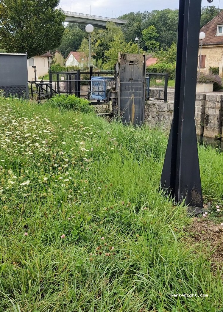 (39100) Dole - 80 Chemin du Canal du Rhône au Rhin — foto 2