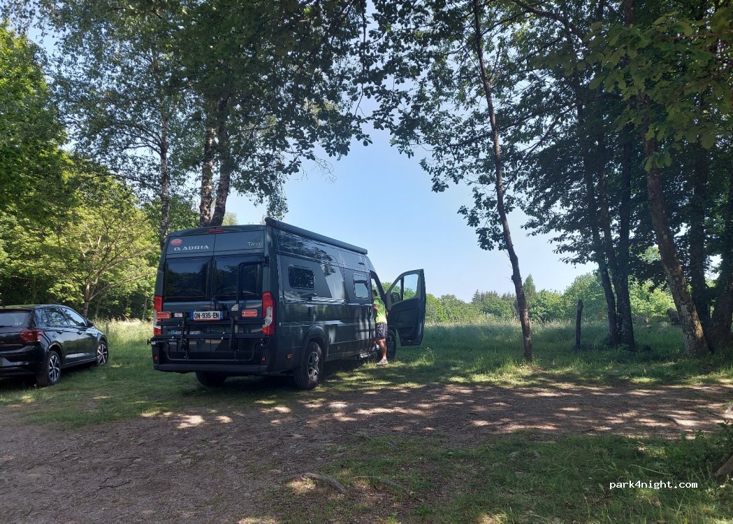 (71190) Uchon - La Croix Messire Jean — foto 2