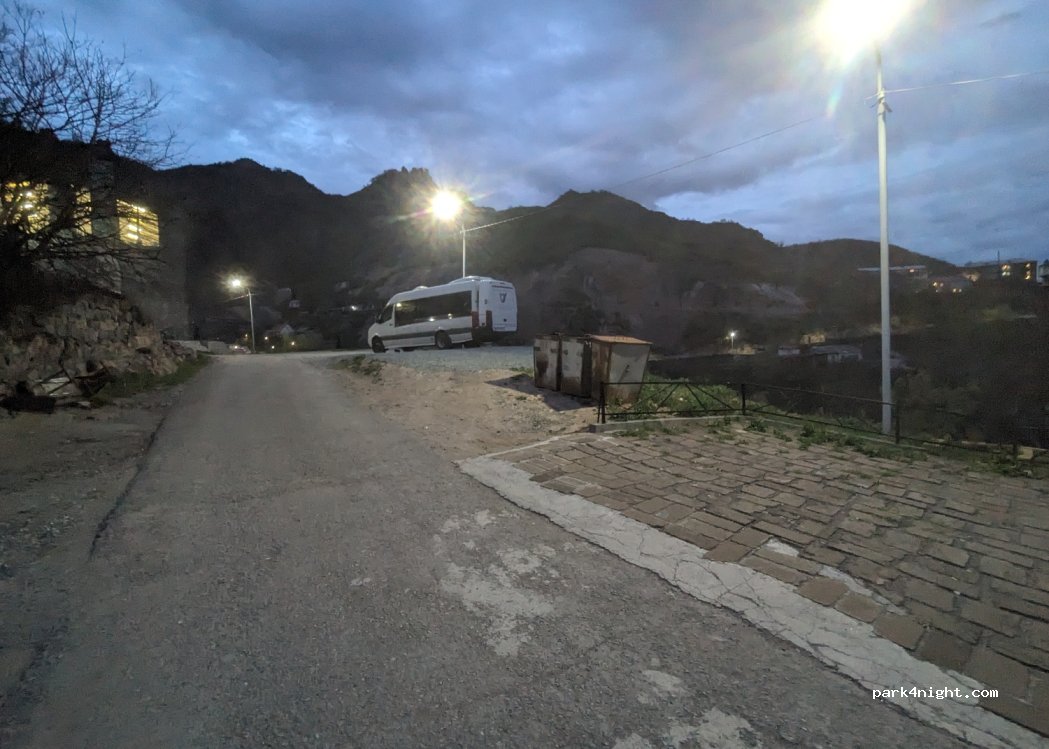 (1710) Akhtala - Unnamed Road — foto
