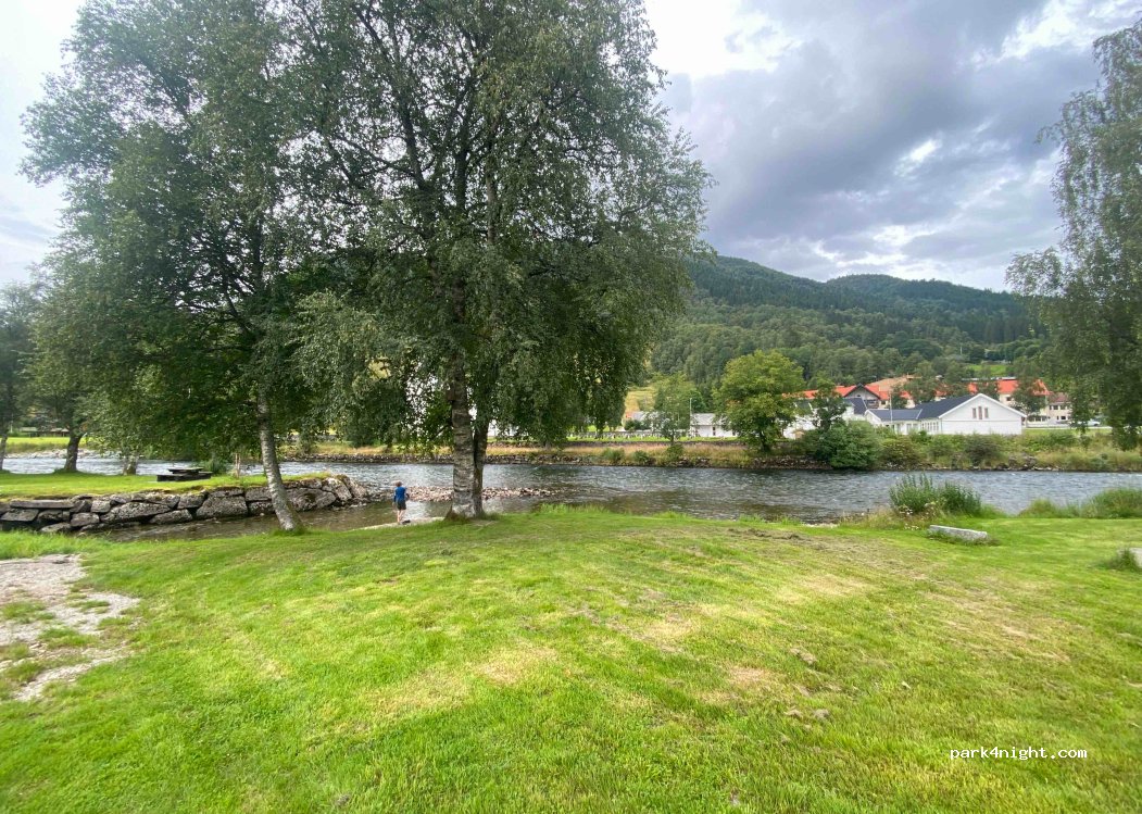 (6973) Sande - 15 Vadheimsvegen — foto 2