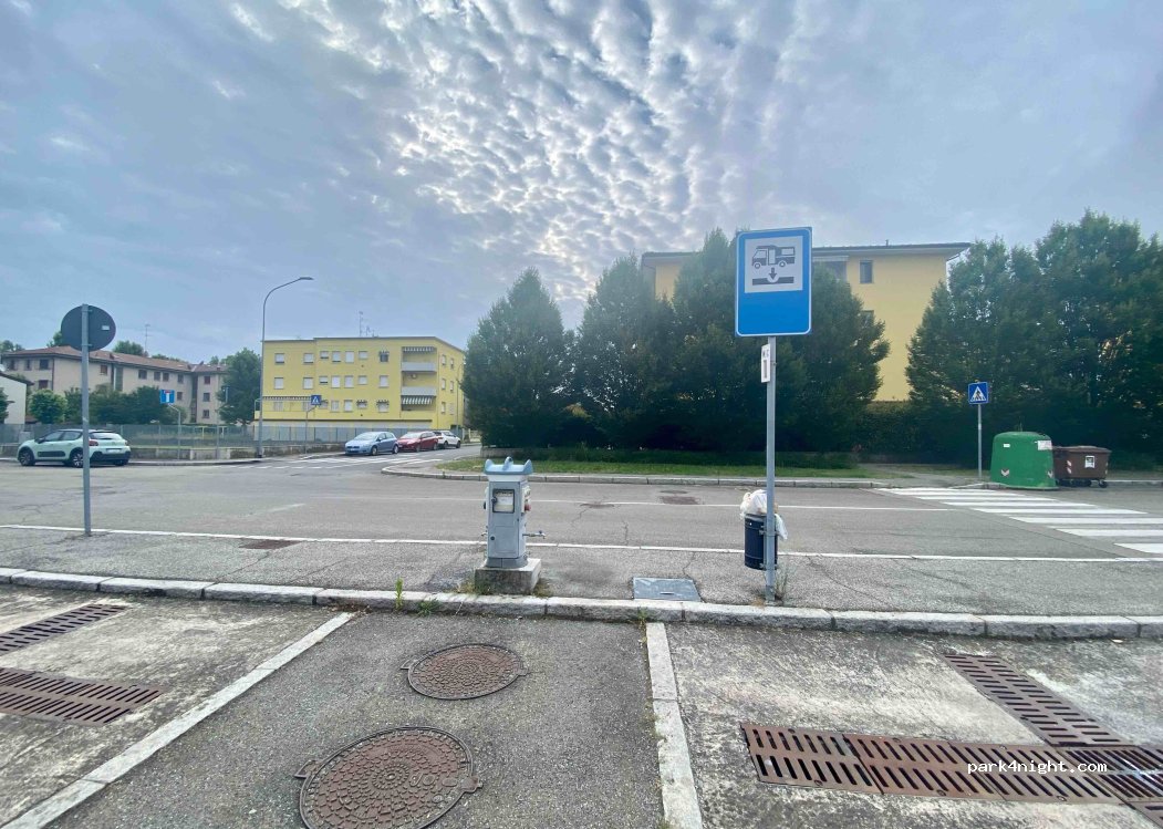 (40012) Calderara di Reno - Via Federico Fellini — foto 3