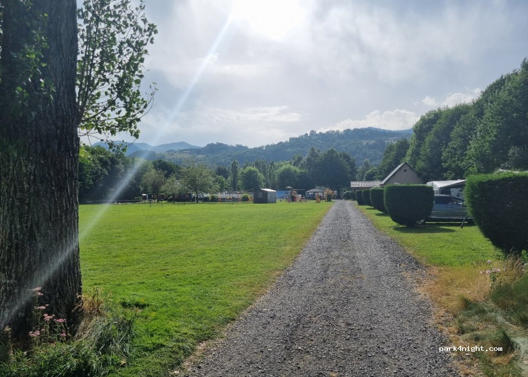 Camping lac Chambon Les Bombes — foto