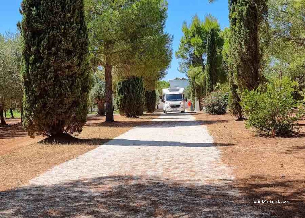 Ostuni - Area Sosta Camper Masseria Appia Traiana — foto 2