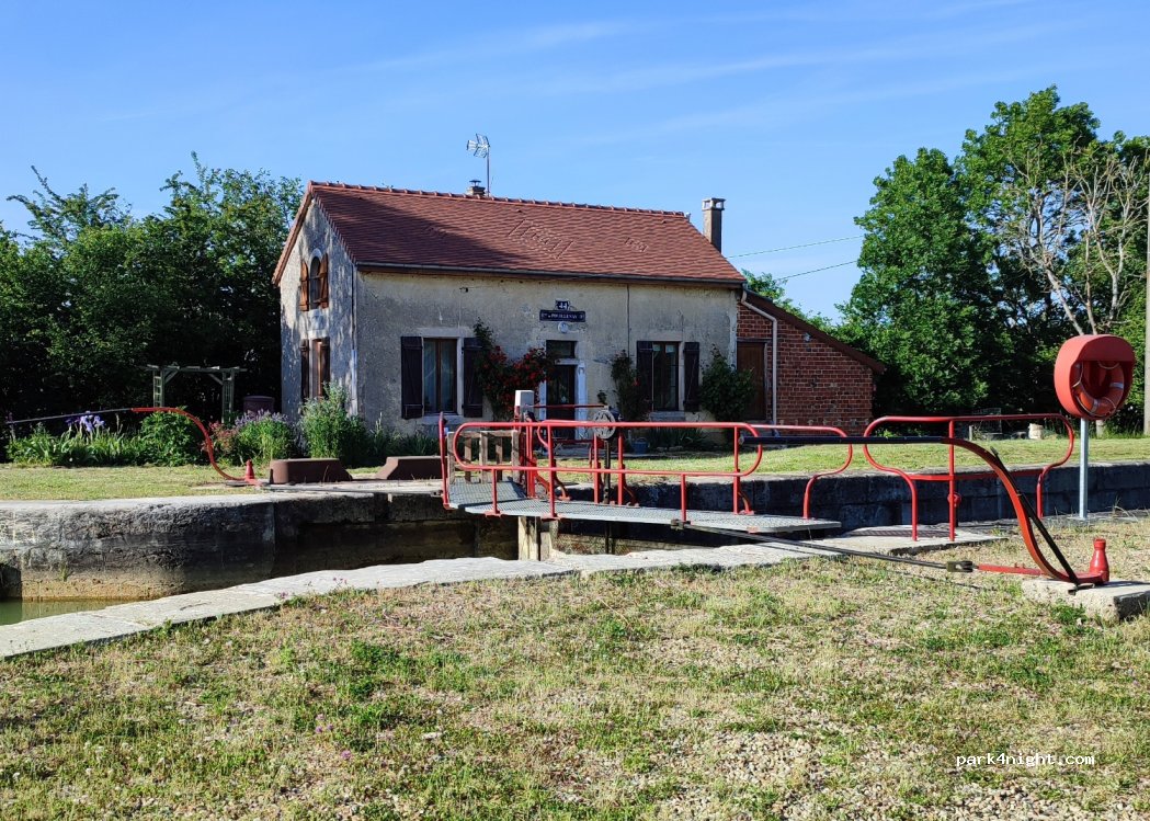 (21150) Pouillenay - 1 Rue du Canal — foto 3