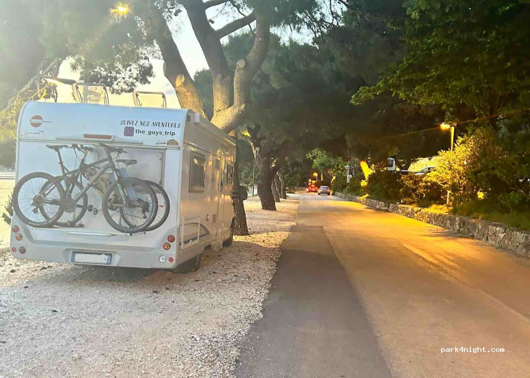 (21310) Omiš - 13D Brzet — foto