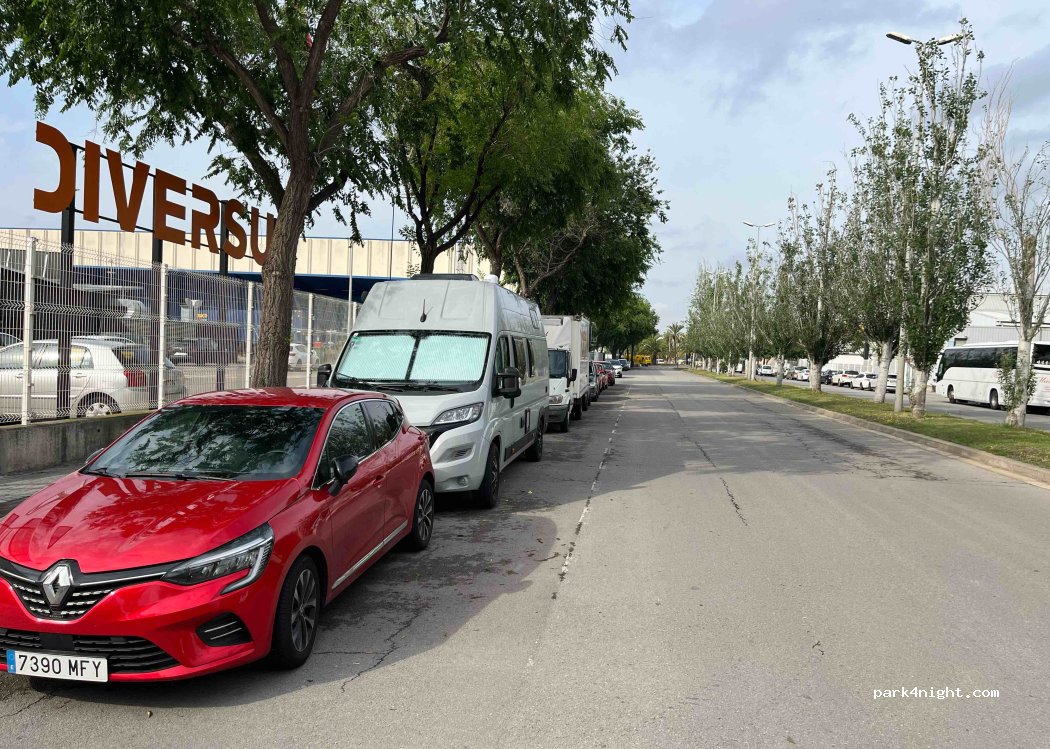 (08908) L'Hospitalet de Llobregat - 105 Carrer de les Ciències — foto 2