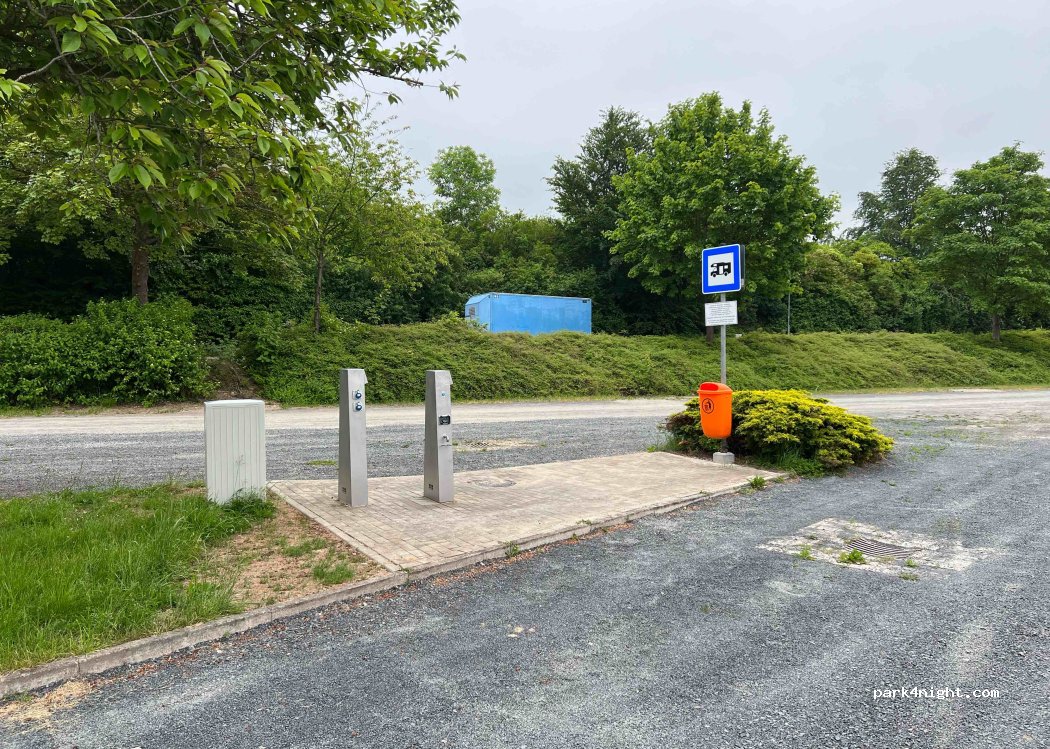 Wohnmobilstellplatz am Sportplatz Freden — foto 2