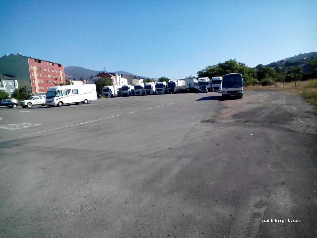 (32300) O Barco - 16 Calle Castor Pérez Vega — foto