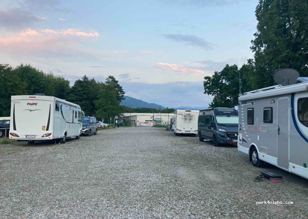 Wohnmobil- und Pkw-Parkplatz Zech — foto 3