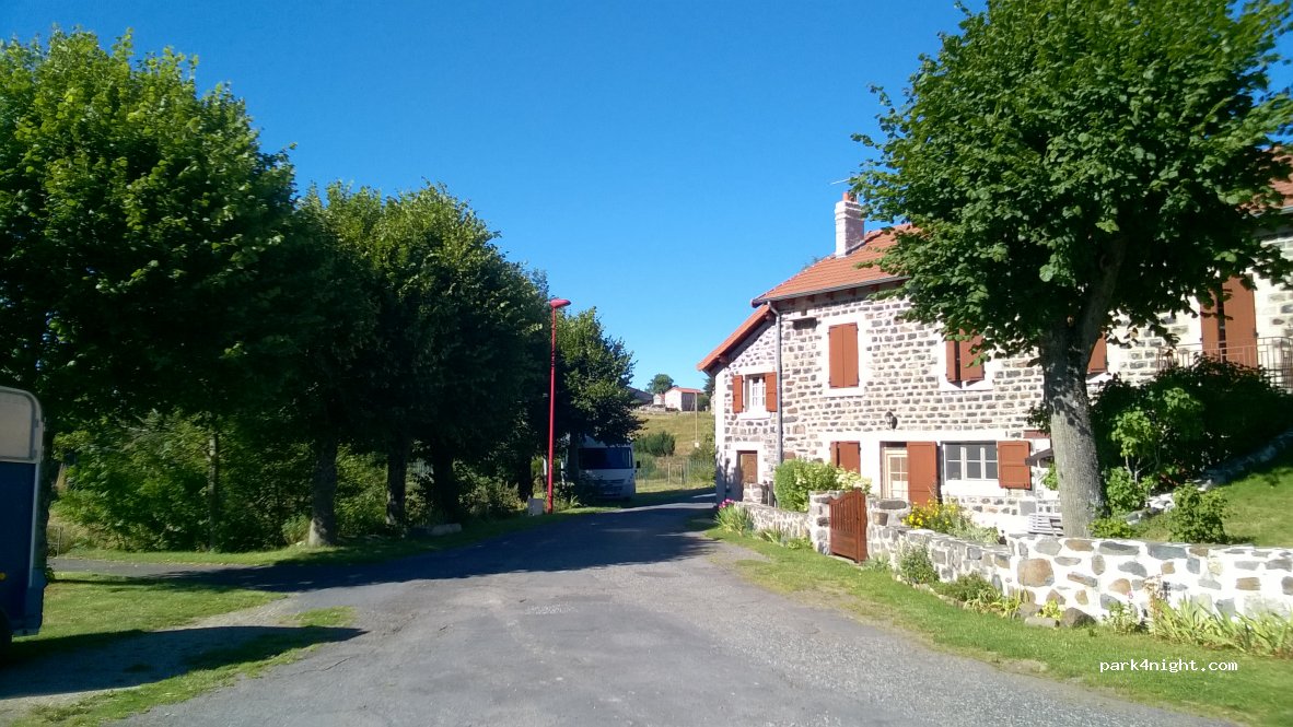 (43150) présailles - le bourg — foto 2