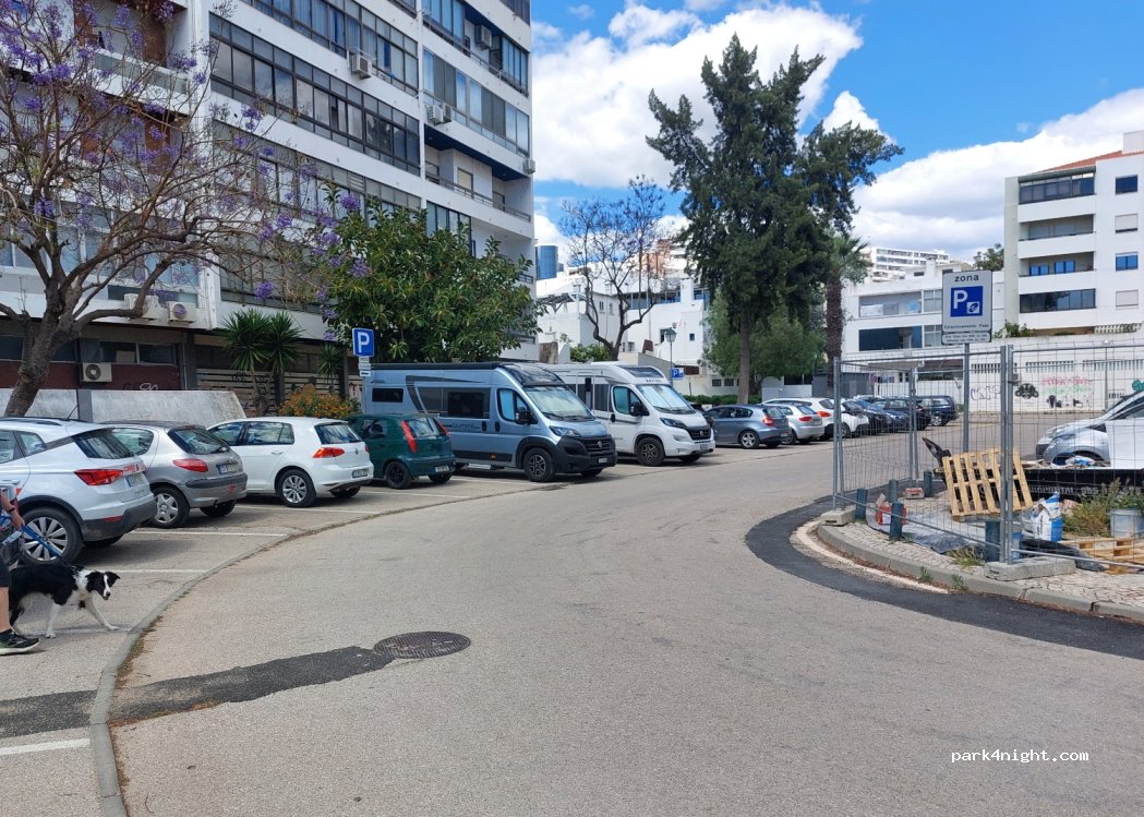 (8000-151) Faro - 84 Rua Dona Teresa Ramalho Ortigão — foto 2