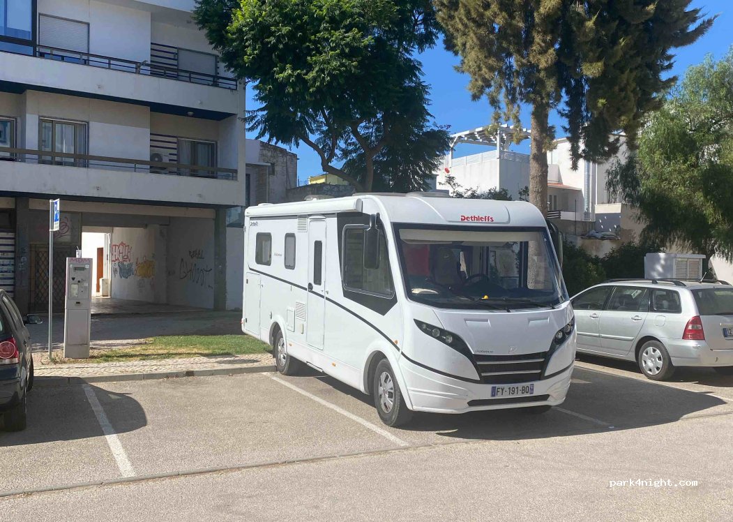 (8000-151) Faro - 84 Rua Dona Teresa Ramalho Ortigão — foto 3