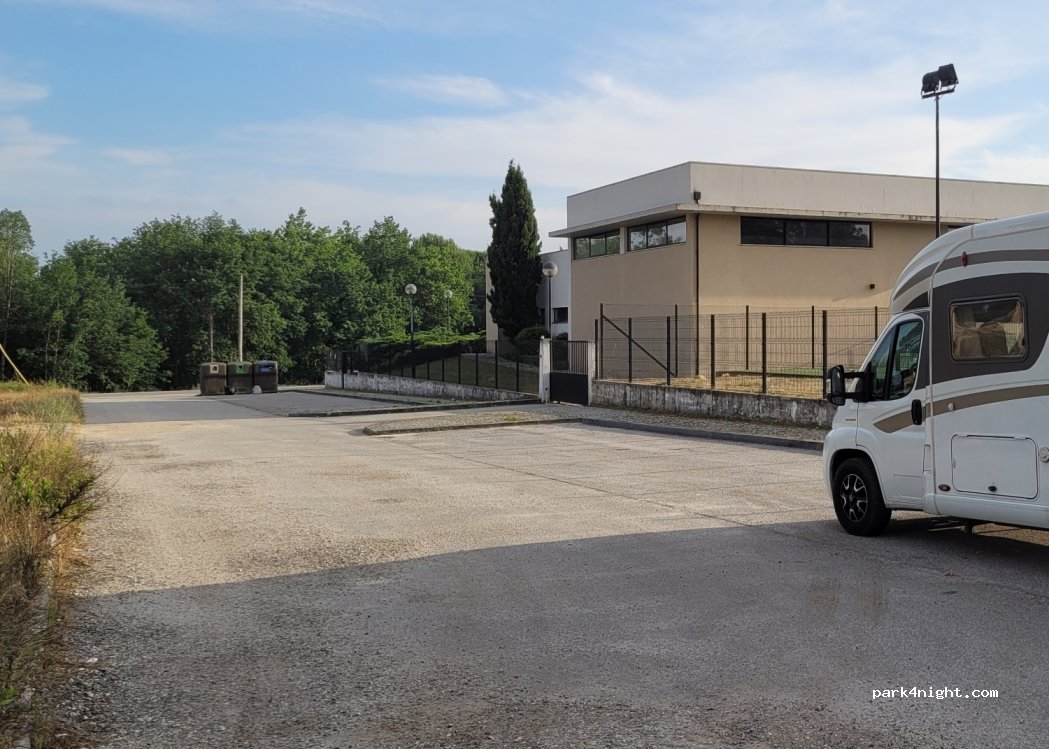 (3440) São João de Areias - Estr. Principal — foto