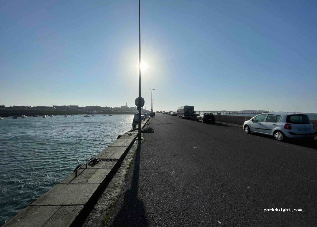 (29680) Roscoff - 6989A Quai Charles de Gaulle — foto 2