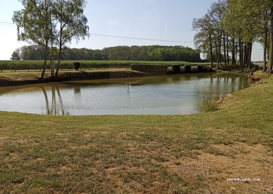 (89150) Jouy - Unnamed Road — foto