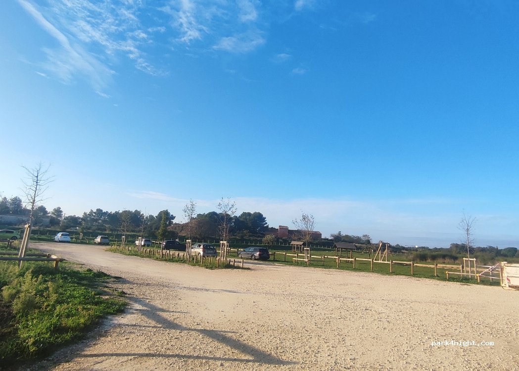 (30000) Nîmes - 1511 Chemin des Terres de Rouvière — foto 4