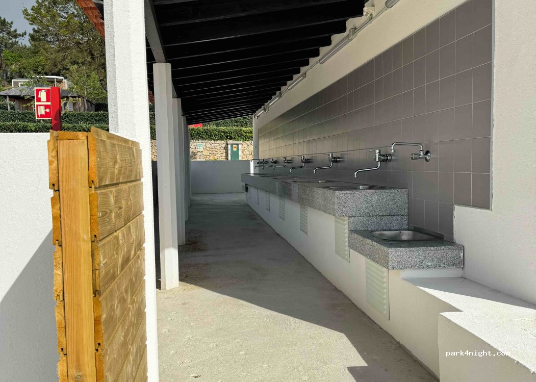 Parque de Campismo Colina do Sol — foto