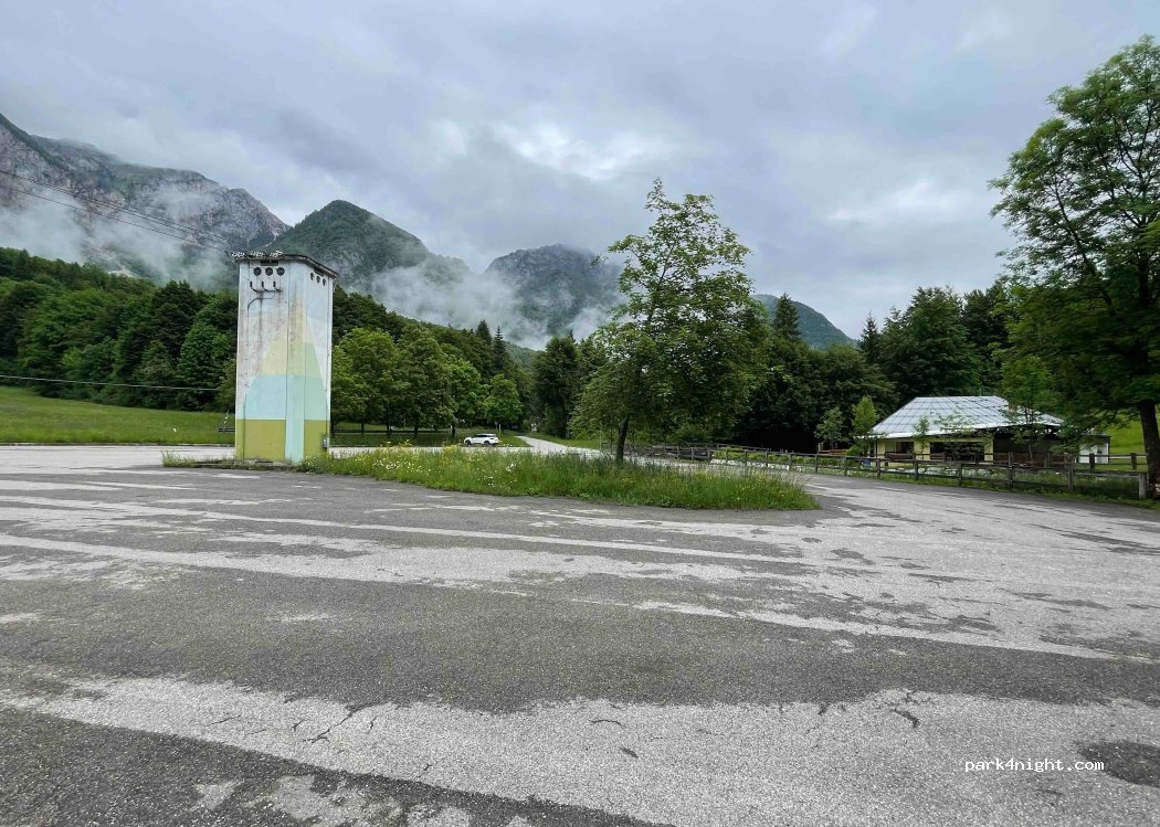 (33021) Ampezzo - 11 Strada Esterna Corso — foto 2