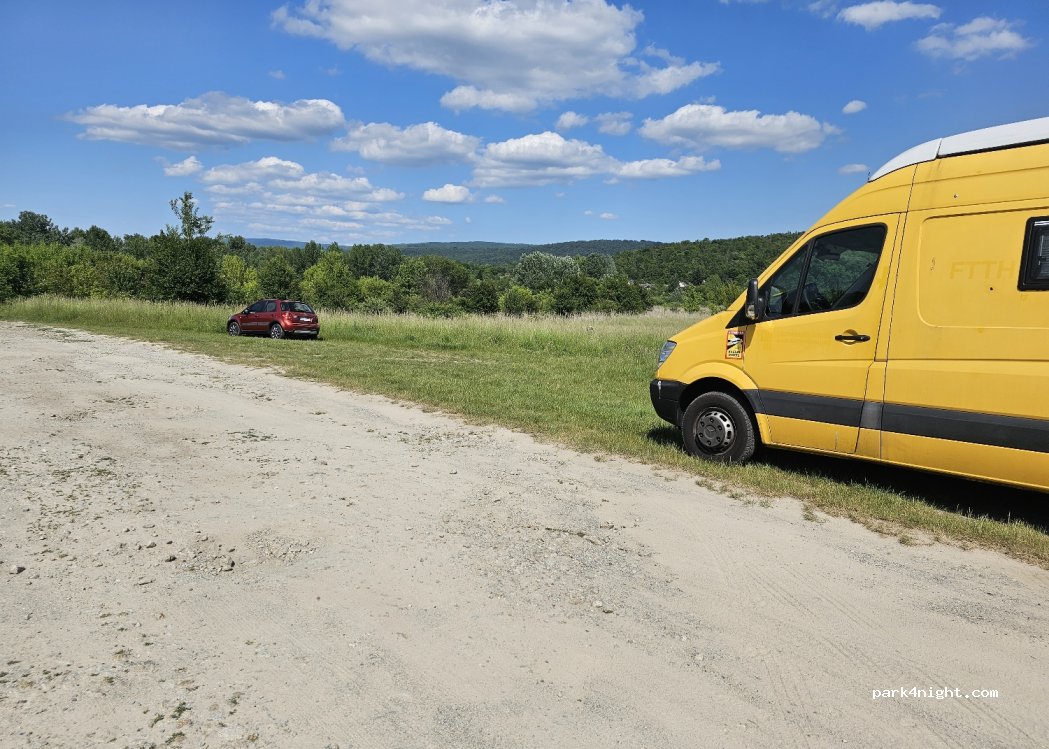 (841 01) Dúbravka - Agátová — foto
