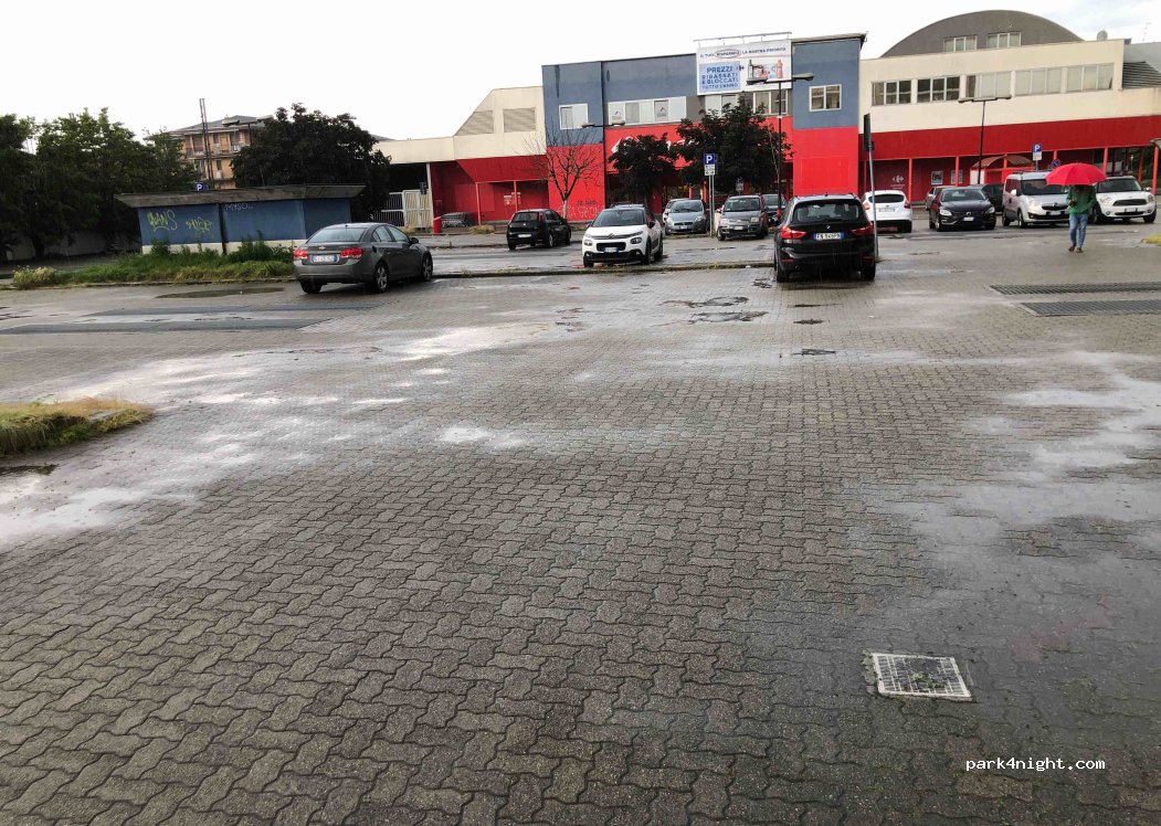 (28100) Novara - 88 Via Giovanni Gnifetti — foto