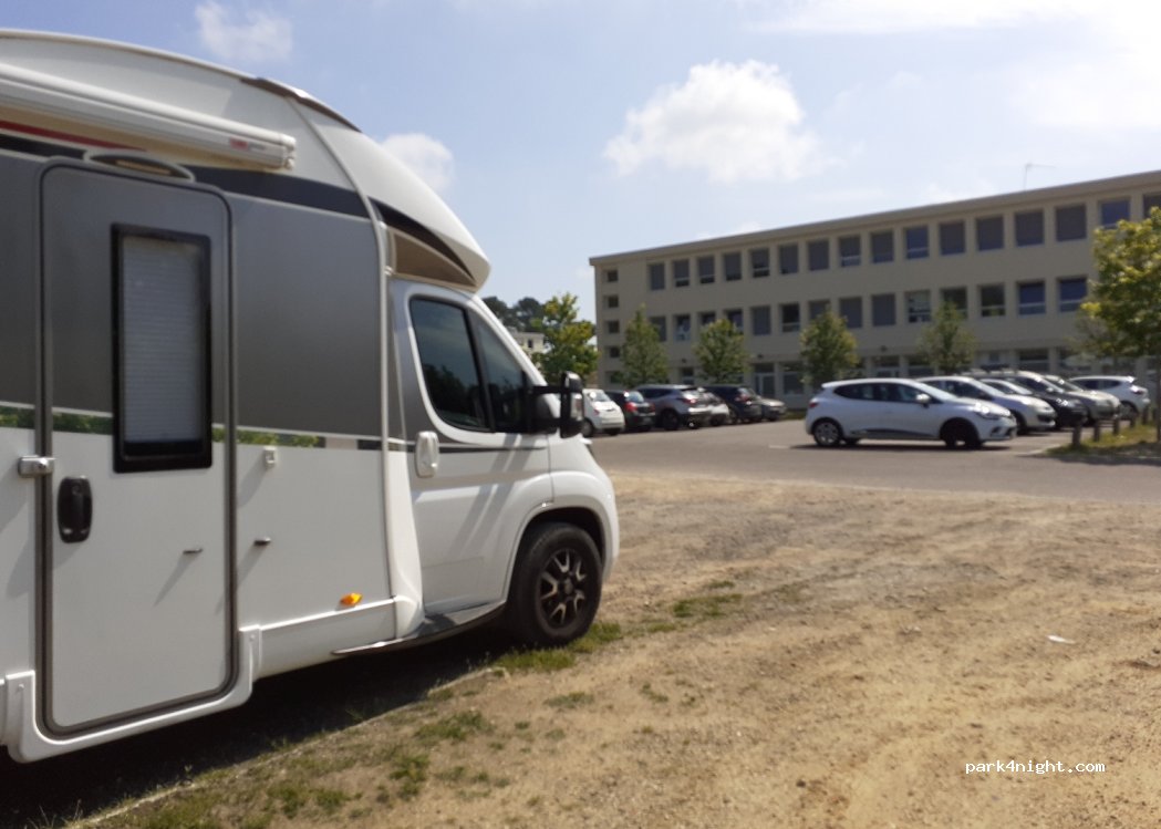 (40000) Mont-de-Marsan - 1 Rue Gilbert Loubès — foto
