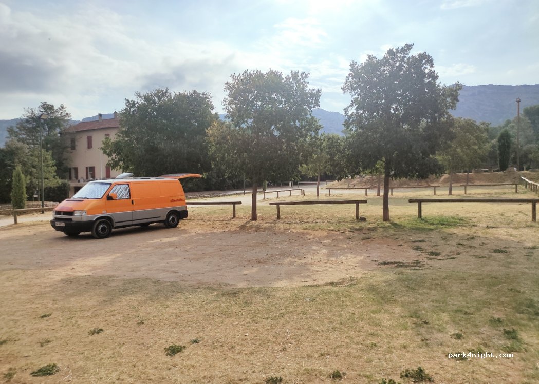 (84300) Taillades - 1 Avenue du château — foto 3