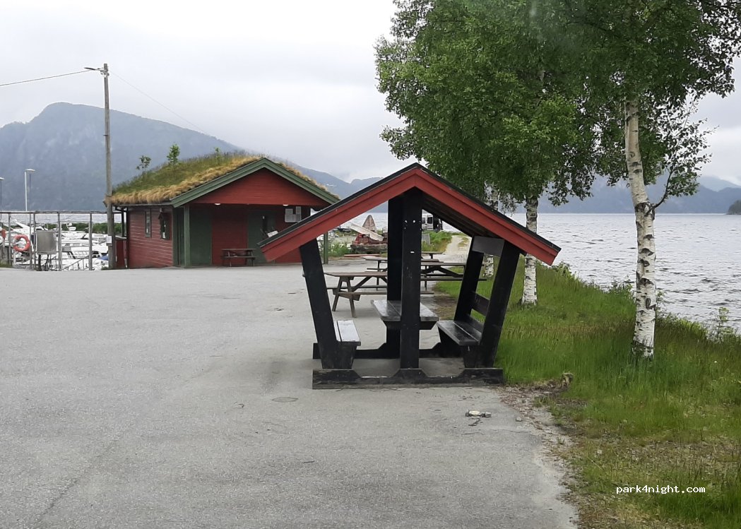 (6386) Måndalen - 1796 Sørsidevegen — foto