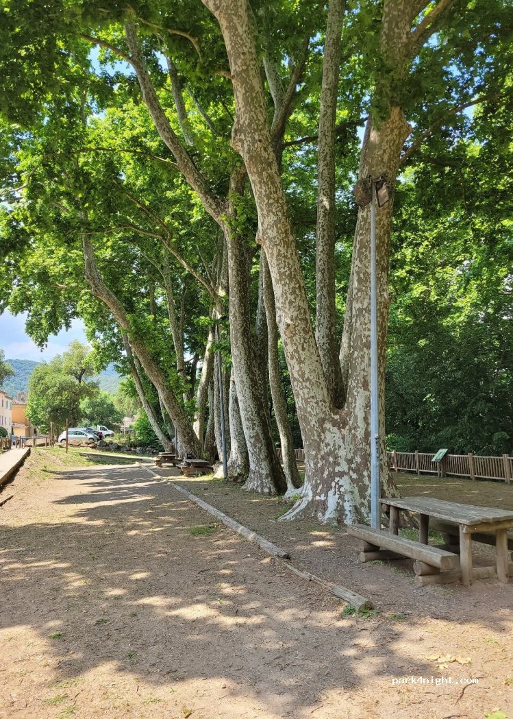(83310) La Mole - Route des Guiols — foto 2