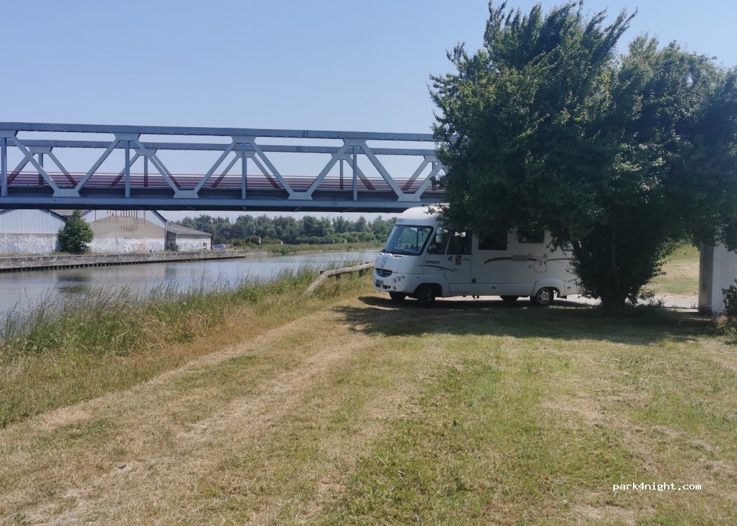 (62350) Busnes - 139 Rue de la Passerelle Épinette — foto